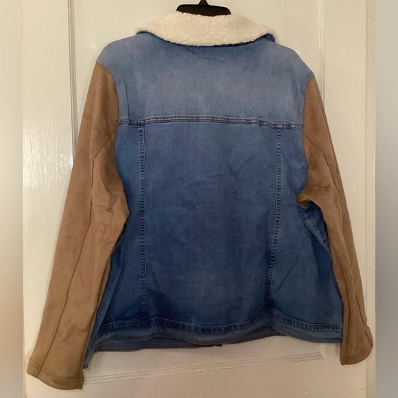 DG2 by Diane Gilman HSN New Classic Stretch Denim Jacket Women - Picture 2 of 9